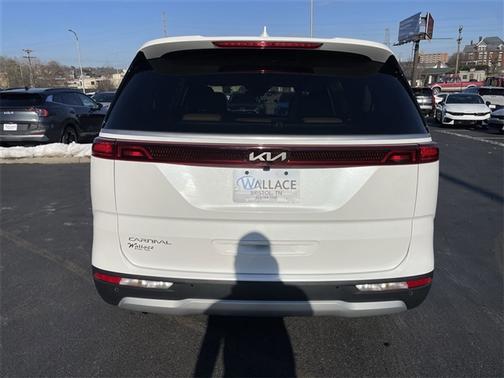 2023 Kia Carnival EX