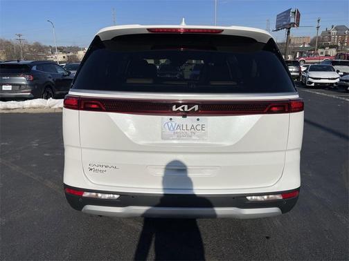 2023 Kia Carnival EX