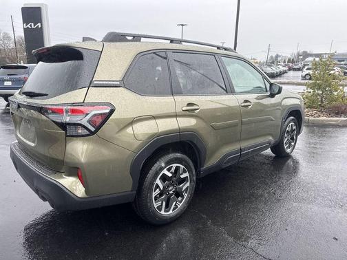Autumn Green Metallic 2026 Subaru Forester Premium