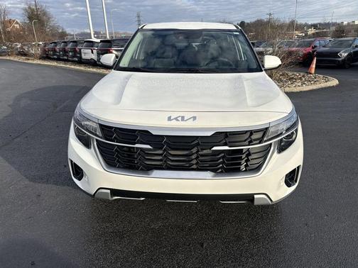 Snow White Pearl 2026 Kia Seltos LX