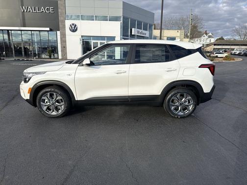 Snow White Pearl 2026 Kia Seltos LX