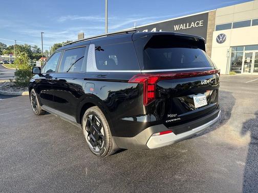 Aurora Black Pearl 2026 Kia Carnival EX