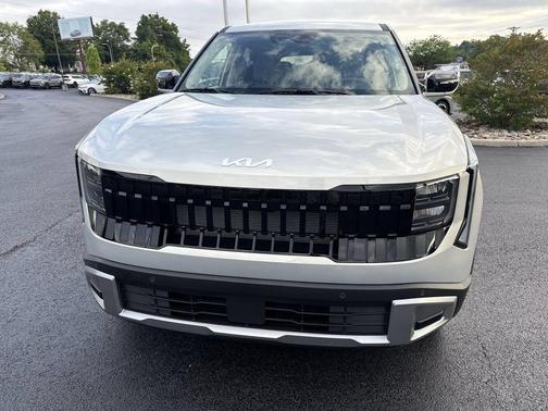 Ivory Silver 2027 Kia Seltos S