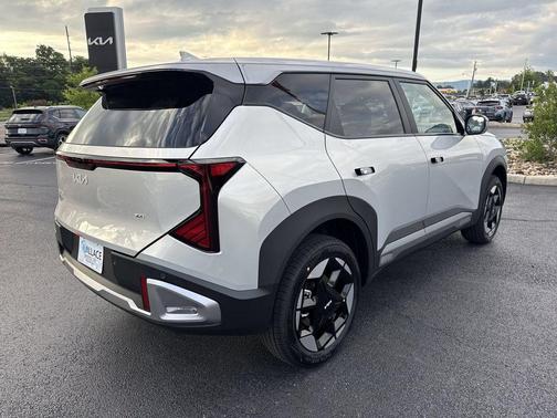 Ivory Silver 2027 Kia Seltos S