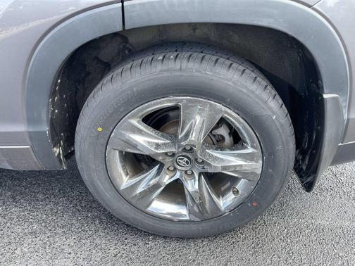 Predawn Gray Mica 2019 Toyota Highlander Limited Platinum