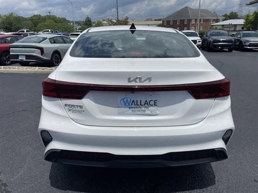 Snow White Pearl 2023 Kia Forte LXS