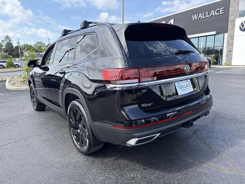 Deep Black Pearl 2026 Volkswagen Atlas 2.0T SE W/TECHNOLOGY