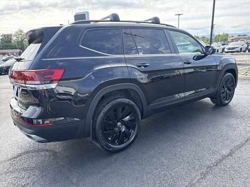 Deep Black Pearl 2026 Volkswagen Atlas 2.0T SE W/TECHNOLOGY
