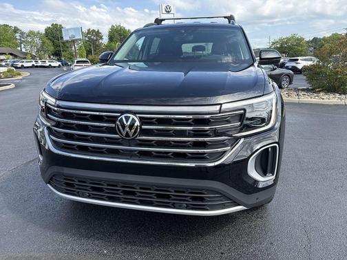 Deep Black Pearl 2026 Volkswagen Atlas 2.0T SE W/TECHNOLOGY