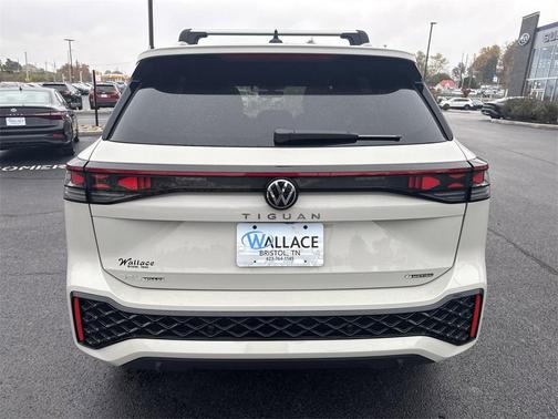 2026 Volkswagen Tiguan 2.0T SEL R-Line