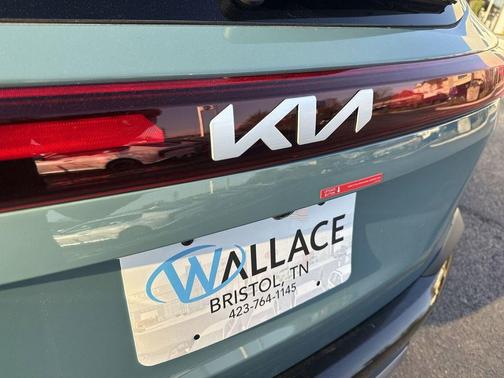 Blue / Black 2026 Kia Seltos S