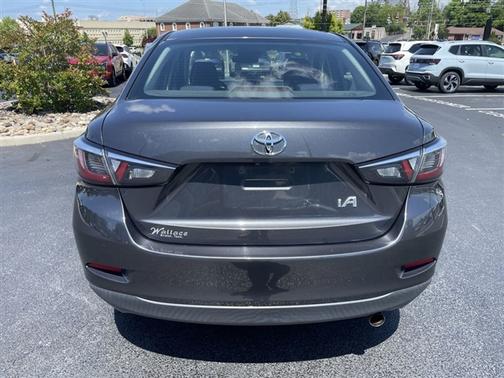 Graphite 2017 Toyota Yaris iA Base