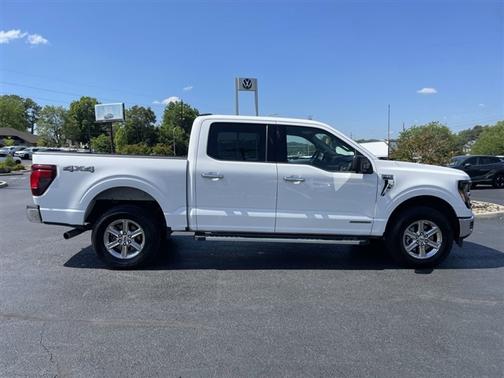 Oxford White 2024 Ford F-150 XLT