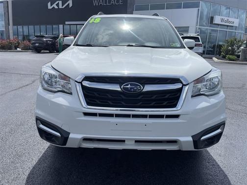 Crystal White Pearl 2018 Subaru Forester 2.5i Premium
