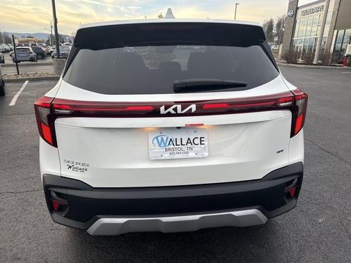 Snow White Pearl 2026 Kia Seltos LX