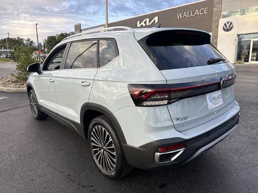 Gray 2027 Volkswagen Taos 1.5T SE