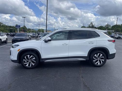 Pure White 2026 Volkswagen Tiguan 2.0T S
