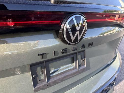 Avocado Green 2026 Volkswagen Tiguan 2.0T SE R-Line Black