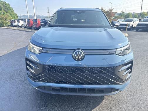 2025 Volkswagen Tiguan 2.0T SE R-Line Black