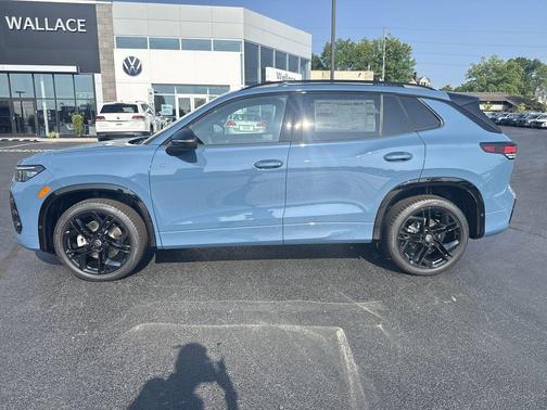 Monterey Blue Pearl 2025 Volkswagen Tiguan 2.0T SE R-Line Black