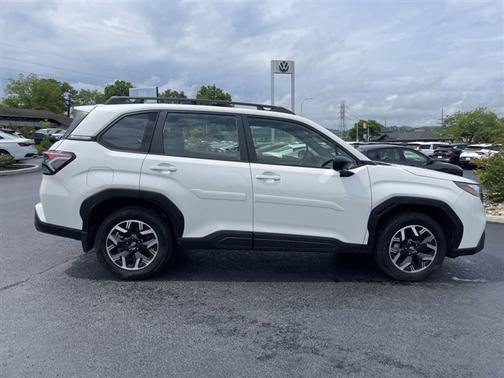 Crystal White Pearl 2025 Subaru Forester