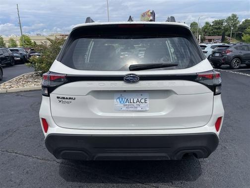 Crystal White Pearl 2025 Subaru Forester