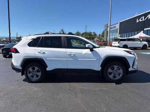 Ice 2025 Toyota RAV4 XLE