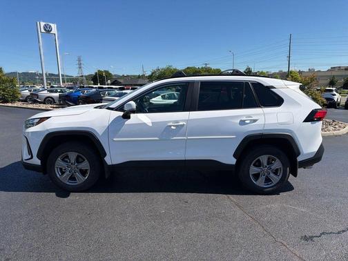 Ice 2025 Toyota RAV4 XLE