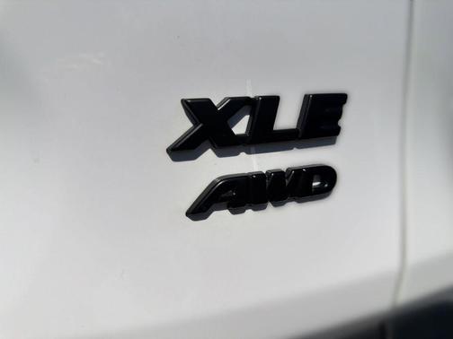 Ice 2025 Toyota RAV4 XLE