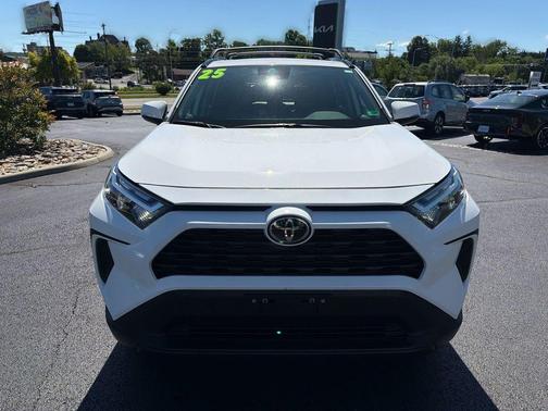 Ice 2025 Toyota RAV4 XLE