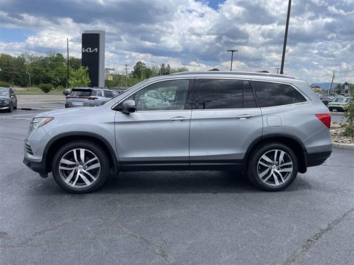 Lunar Silver Metallic 2016 Honda Pilot Touring