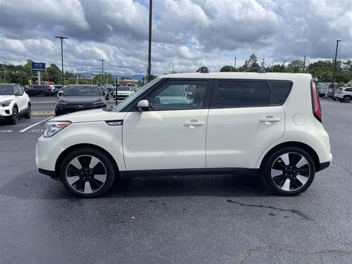 Cloud 9 White 2015 Kia Soul !