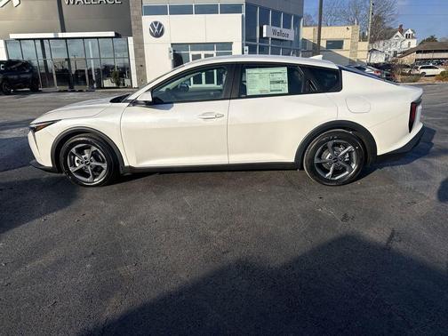 Snow White Pearl 2026 Kia K4 LXS