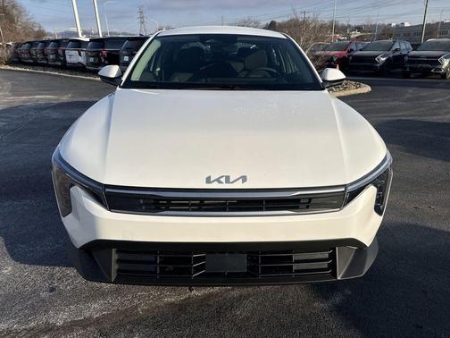 Snow White Pearl 2026 Kia K4 LXS