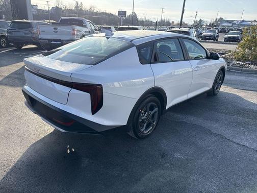 Snow White Pearl 2026 Kia K4 LXS