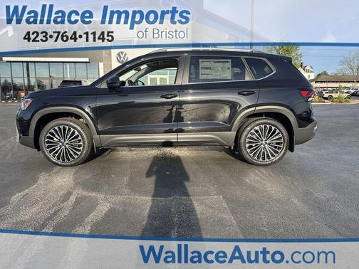 Deep Black Pearl 2026 Volkswagen Taos 1.5T SE