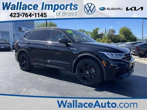 Deep Black Pearl Effect 2023 Volkswagen Tiguan 2.0T SE R-Line Black
