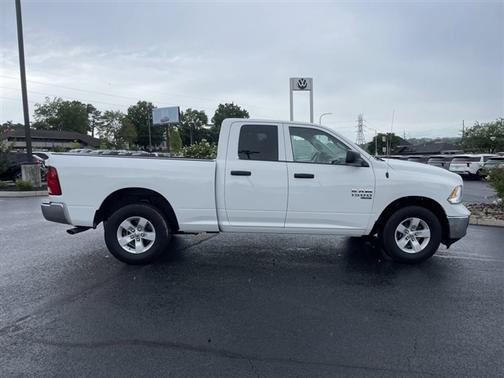 Bright White Clearcoat 2023 RAM 1500 Classic SLT