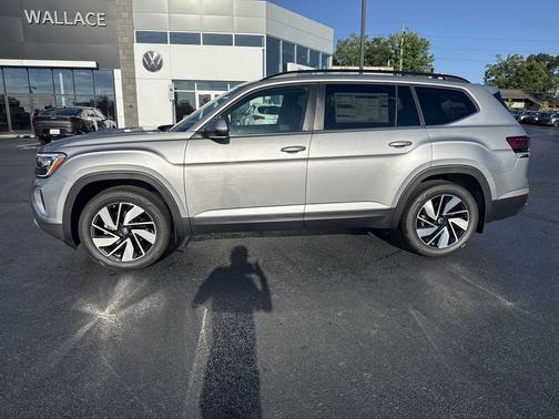 Silver Mist Metallic 2026 Volkswagen Atlas 2.0T SE w/Technology