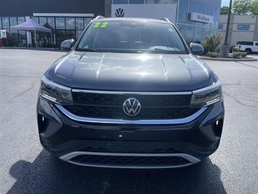 Platinum Gray Metallic 2022 Volkswagen Taos 1.5T SE