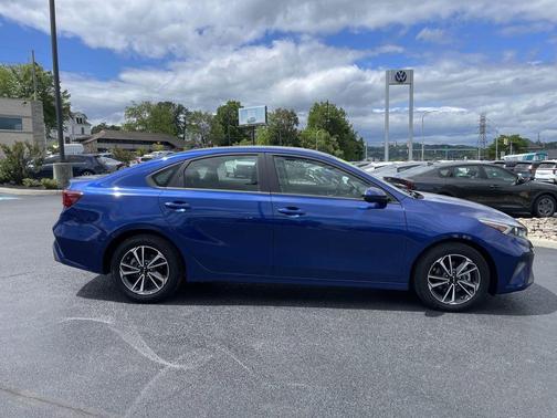 Deep Sea Blue 2024 Kia Forte LXS