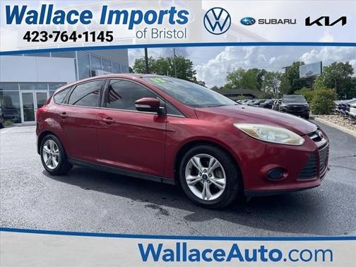 Gray 2013 Ford Focus SE