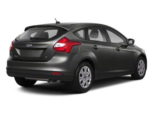 Gray 2013 Ford Focus SE