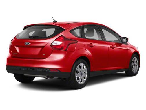 Gray 2013 Ford Focus SE