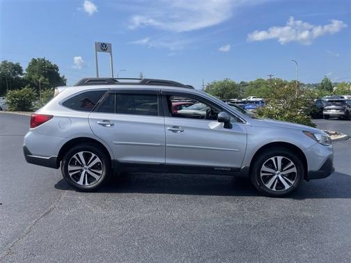 Ice Silver Metallic 2019 Subaru Outback 2.5i Limited