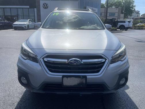 Ice Silver Metallic 2019 Subaru Outback 2.5i Limited