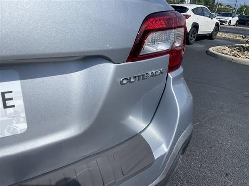 Ice Silver Metallic 2019 Subaru Outback 2.5i Limited