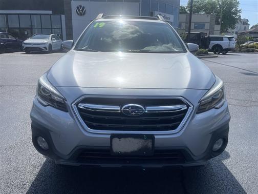 Ice Silver Metallic 2019 Subaru Outback 2.5i Limited