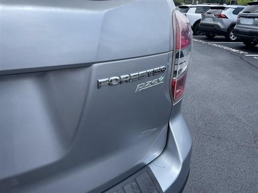 Ice Silver Metallic 2014 Subaru Forester 2.5i Limited