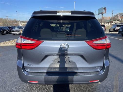 2015 Toyota Sienna L